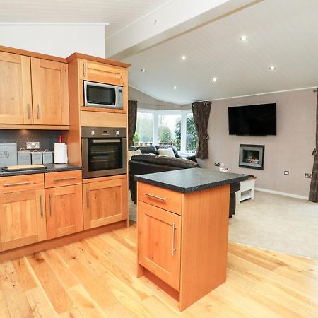 3 The Fairway Villa Cottingham  Exteriör bild