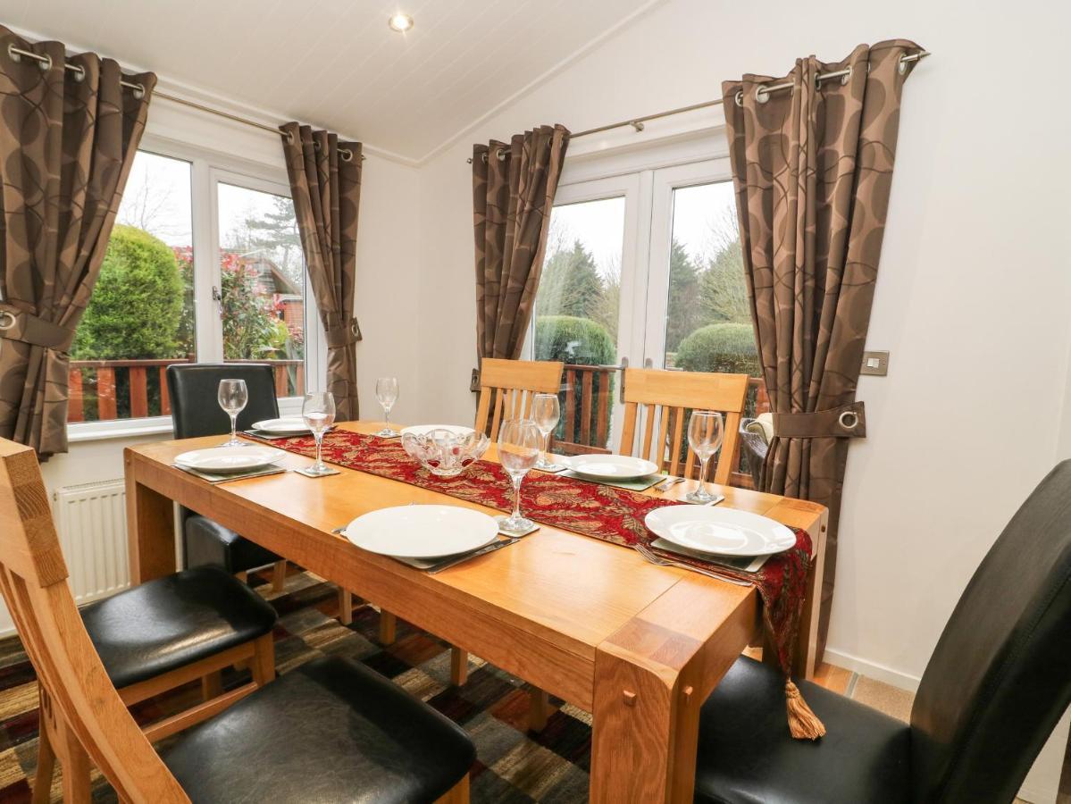 3 The Fairway Villa Cottingham  Exteriör bild